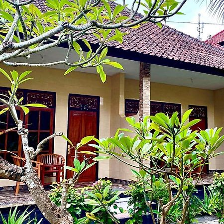 Lembongan Tropical Guesthouse Exterior photo