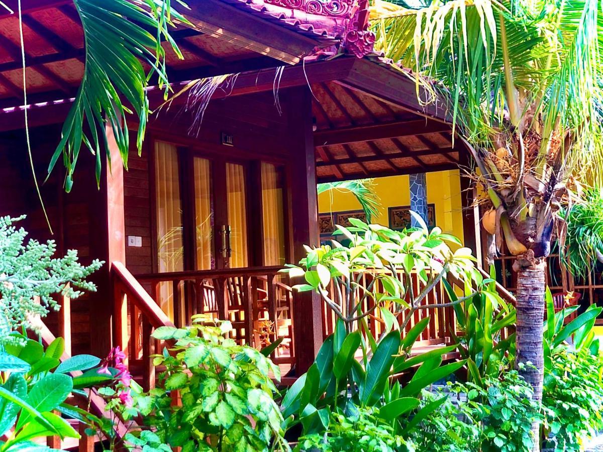 Lembongan Tropical Guesthouse Exterior photo