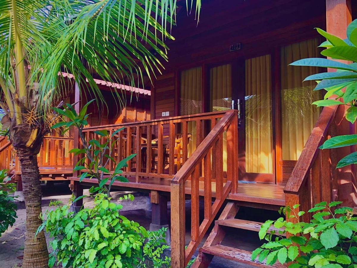 Lembongan Tropical Guesthouse Exterior photo