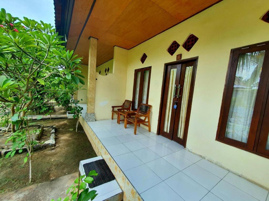 Lembongan Tropical Guesthouse Exterior photo