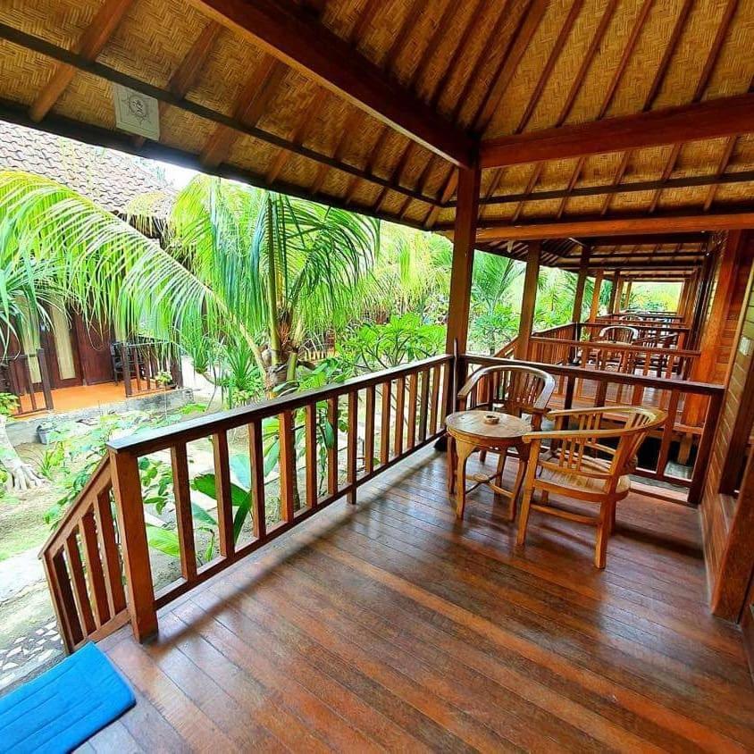 Lembongan Tropical Guesthouse Exterior photo