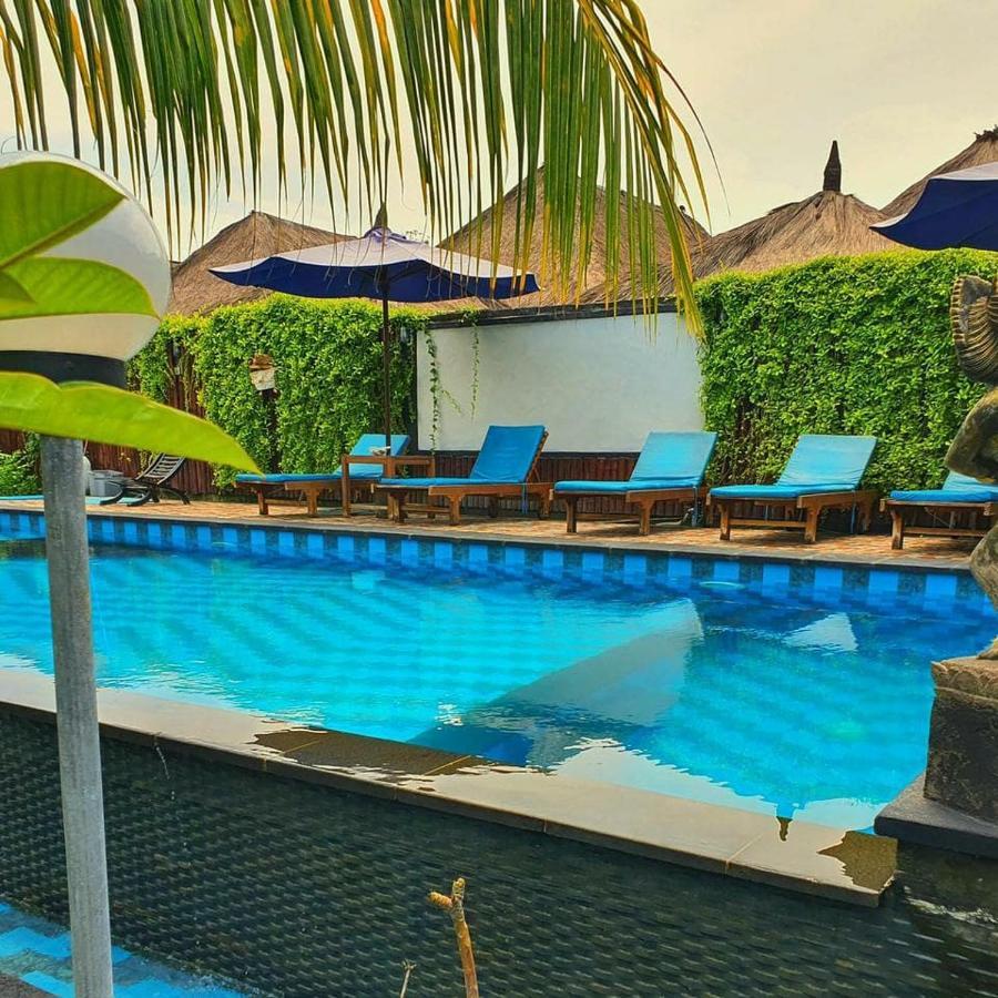 Lembongan Tropical Guesthouse Exterior photo