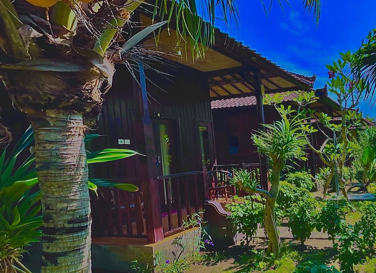 Lembongan Tropical Guesthouse Exterior photo