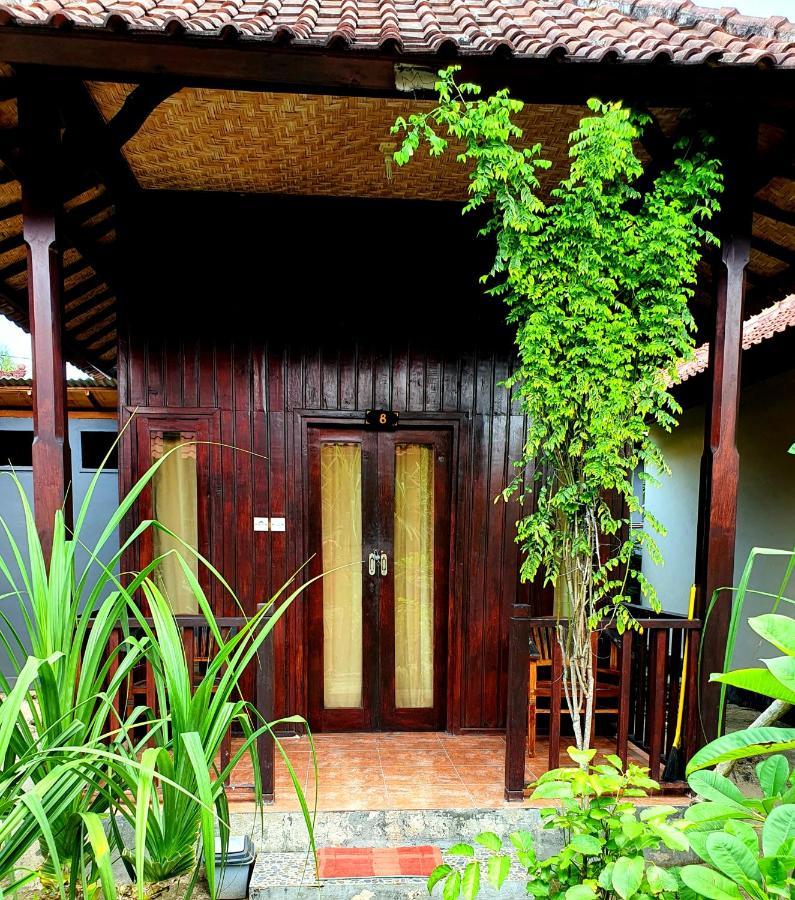 Lembongan Tropical Guesthouse Exterior photo