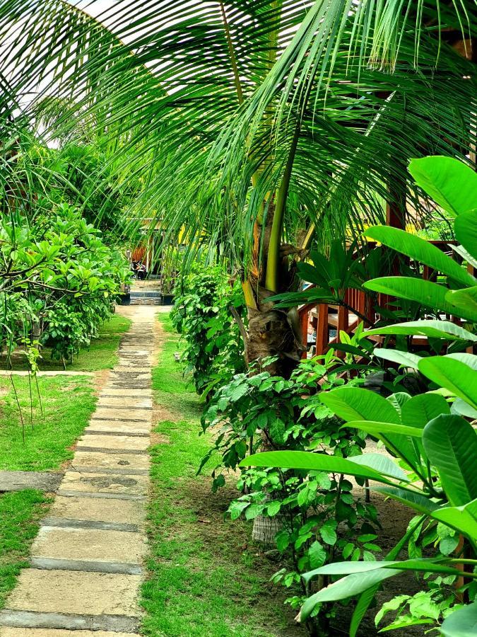 Lembongan Tropical Guesthouse Exterior photo